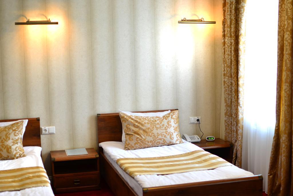 Kera Hotel Neszterenki Kültér fotó