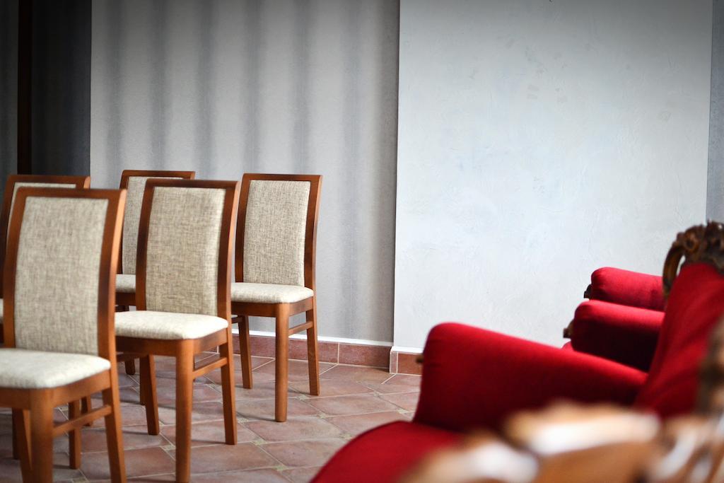 Kera Hotel Neszterenki Kültér fotó