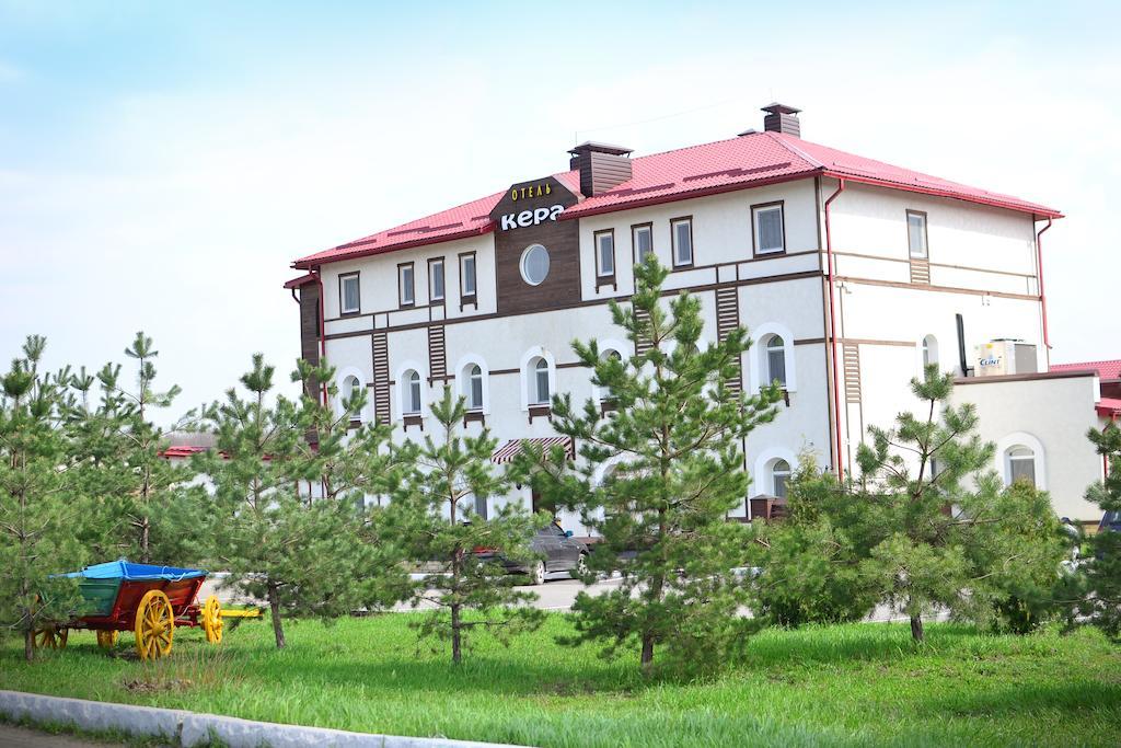 Kera Hotel Neszterenki Kültér fotó