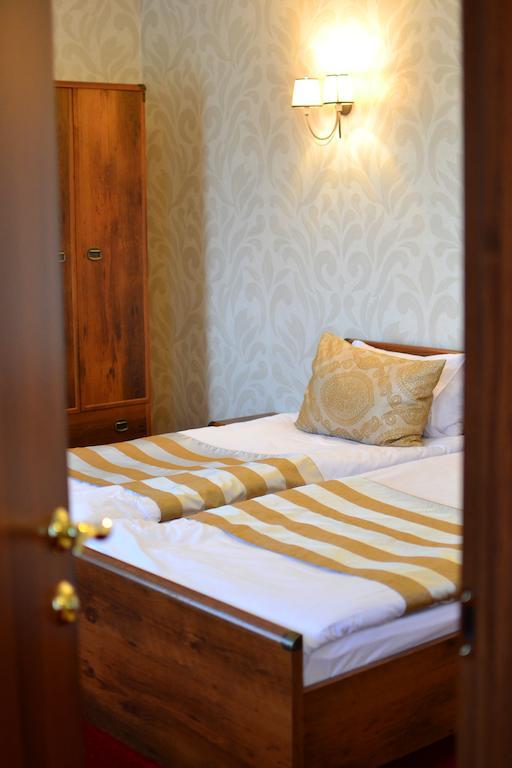 Kera Hotel Neszterenki Szoba fotó