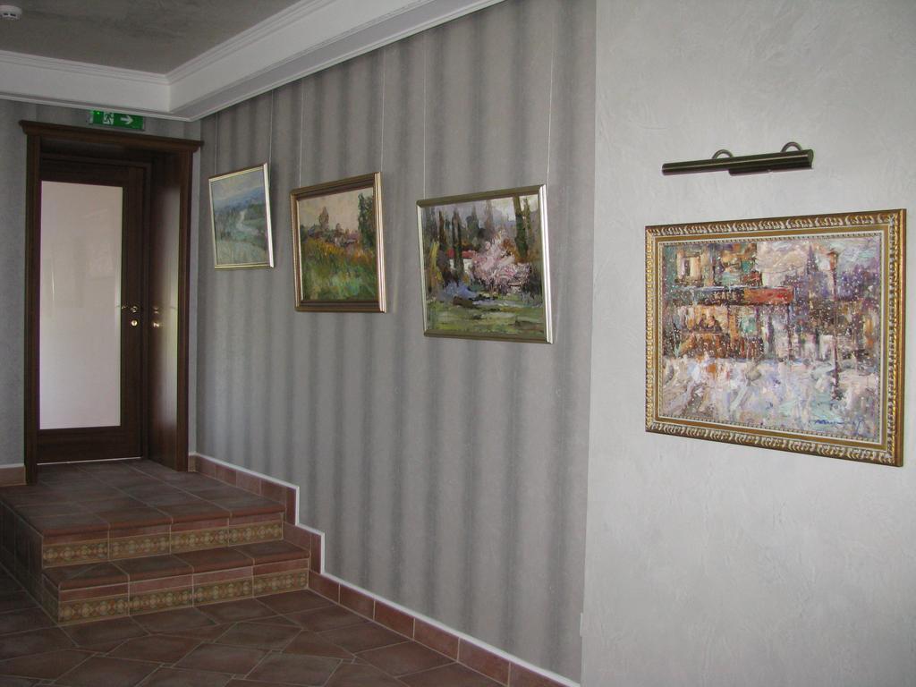 Kera Hotel Neszterenki Kültér fotó