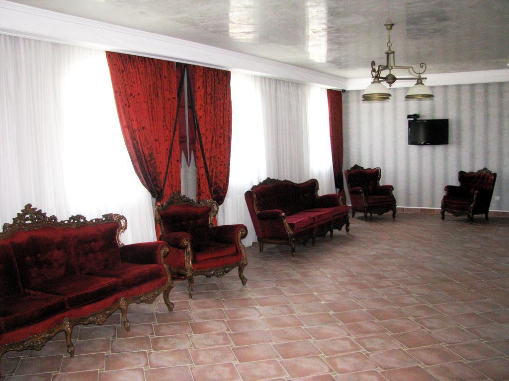 Kera Hotel Neszterenki Kültér fotó