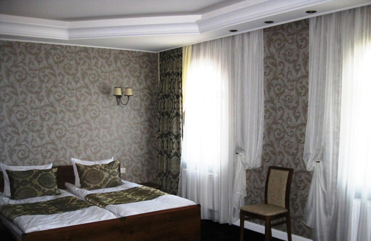 Kera Hotel Neszterenki Kültér fotó